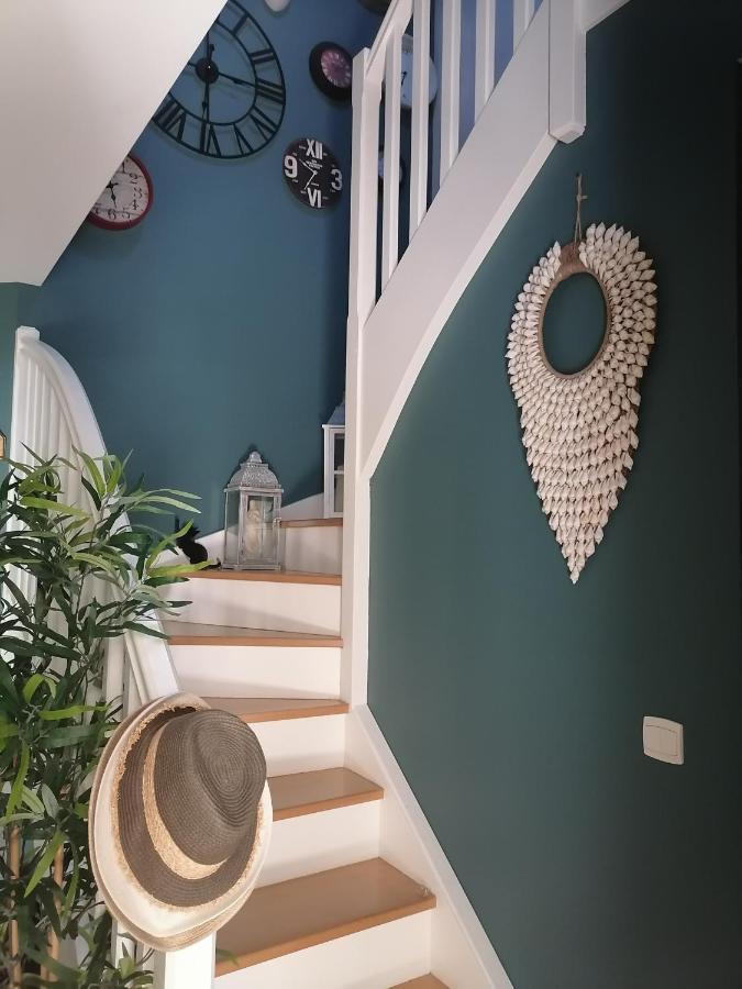 Bed and Breakfast Chez Helene Saint-Coulomb Esterno foto